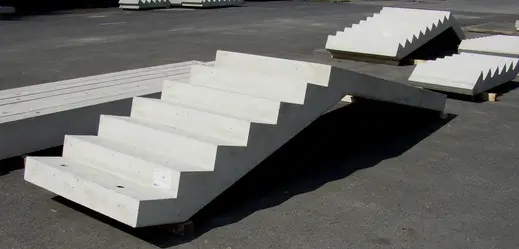 Betonfertigtreppen aus eigener Produktion im DIBA Betonwerk Edewecht
